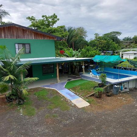 Residencia Las Brisas Griegas Quepos Esterno foto