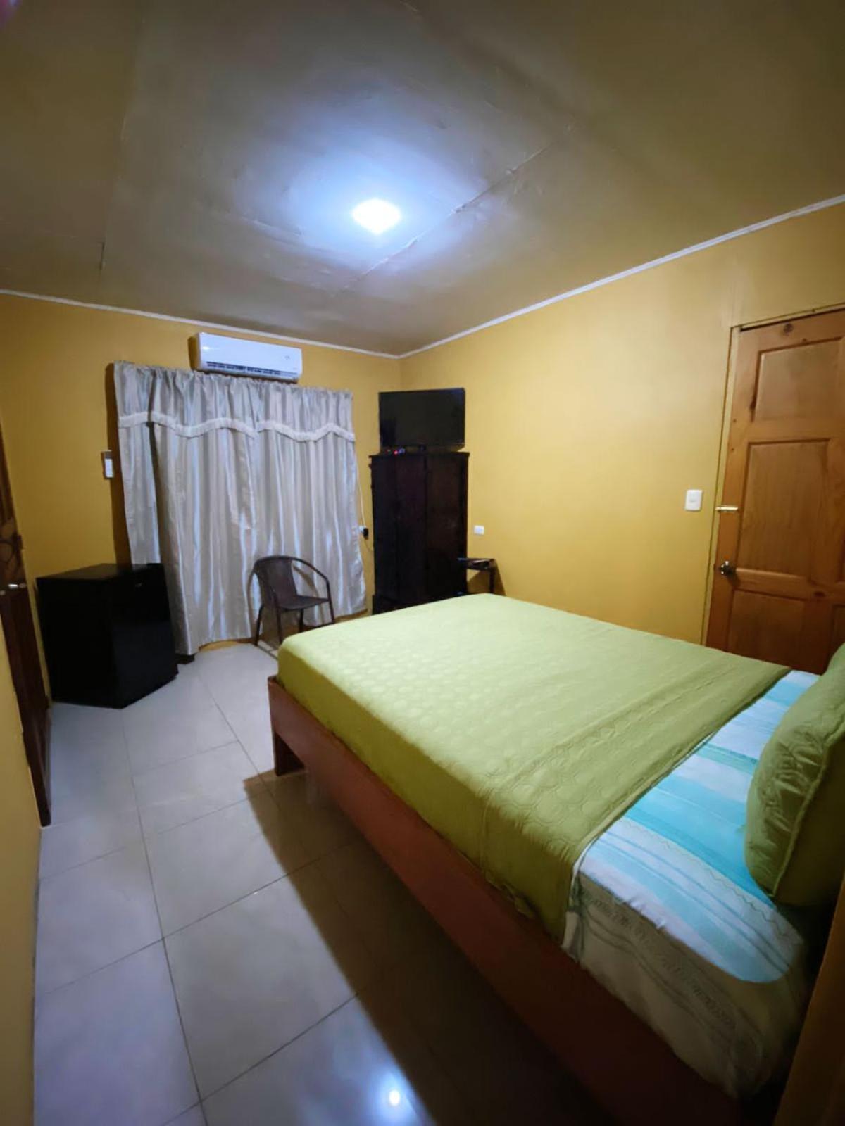 Residencia Las Brisas Griegas Quepos Esterno foto