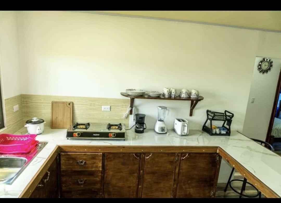 Residencia Las Brisas Griegas Quepos Esterno foto