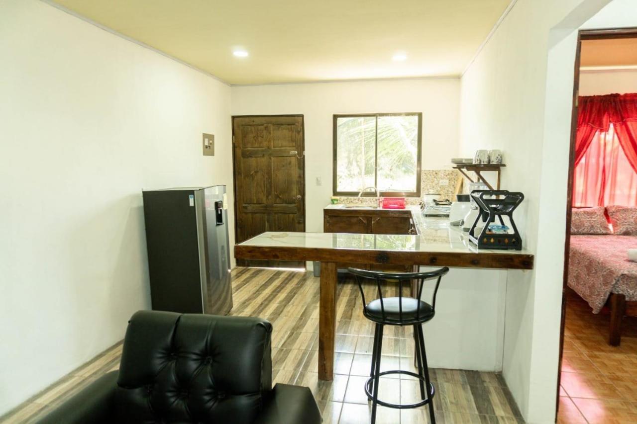 Residencia Las Brisas Griegas Quepos Esterno foto