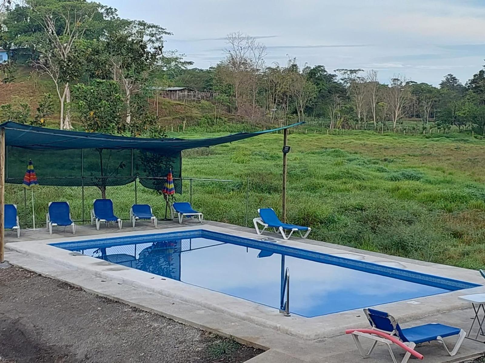Residencia Las Brisas Griegas Quepos Esterno foto